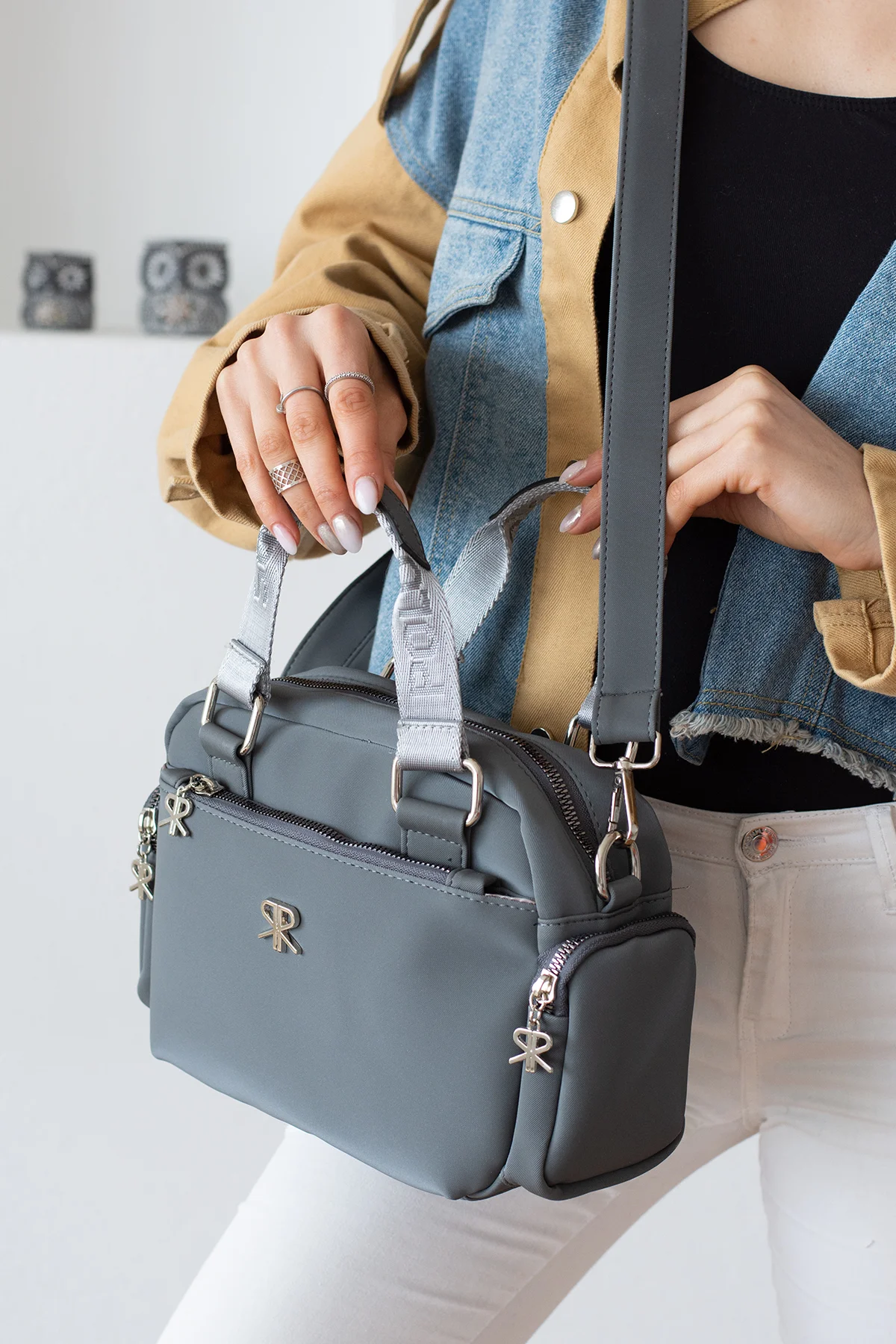 çanta omuz ve kol çantası uzunluk ebatı 19 cm genişlik ebatı26cm - Görsel 2