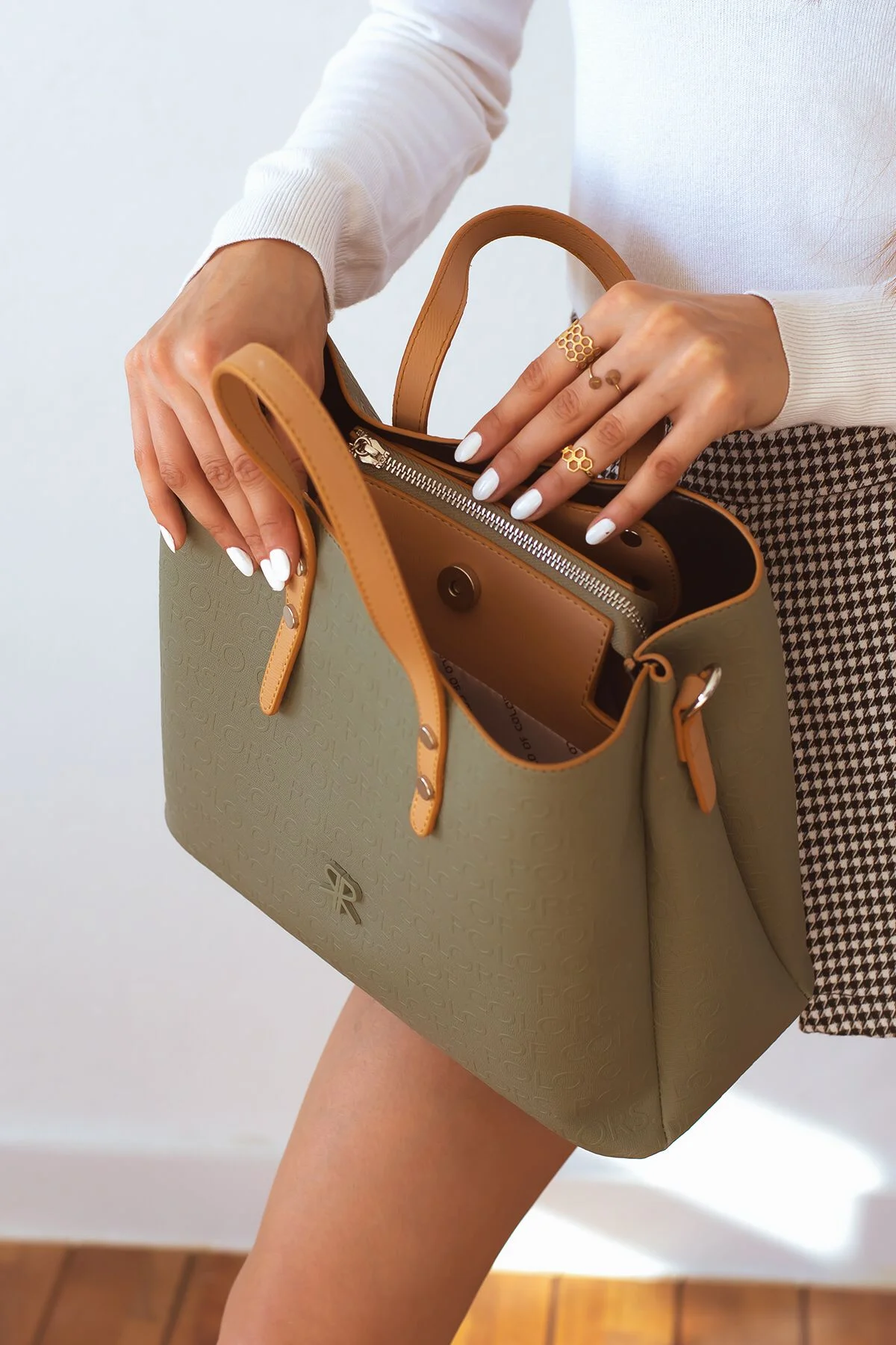 İmpolo Lori  Omuz Yeşil  Taba  Kadın Çanta 27x34 Ebat - Görsel 3